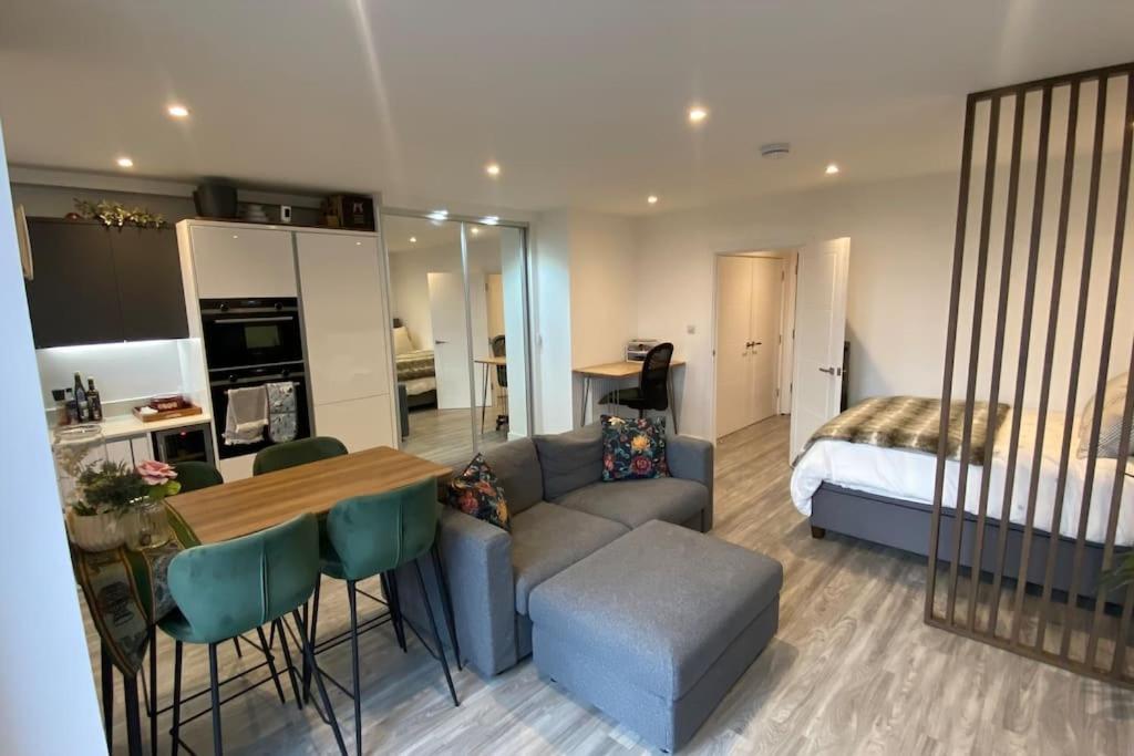 London Luxe: Stylish Studio Esterno foto